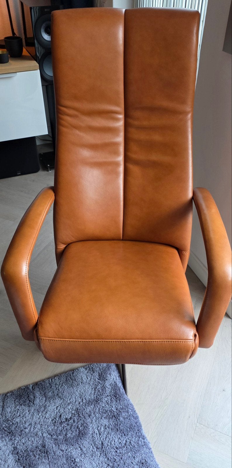 Electrische lederen cognac Relaxfauteuil op accu, Huis en Inrichting, Fauteuils, Ophalen, Zo goed als nieuw, Leer, 50 tot 75 cm