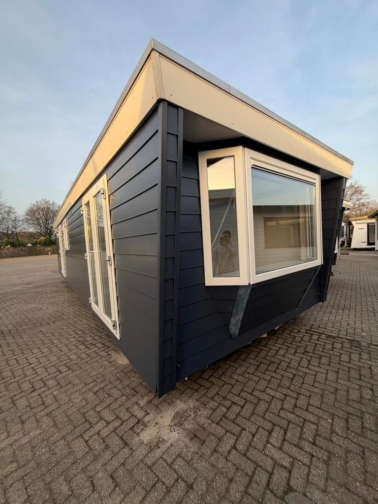 Kunstof chalet 11.00 m x 3.80m, Caravans en Kamperen, Stacaravans, Tot en met 4