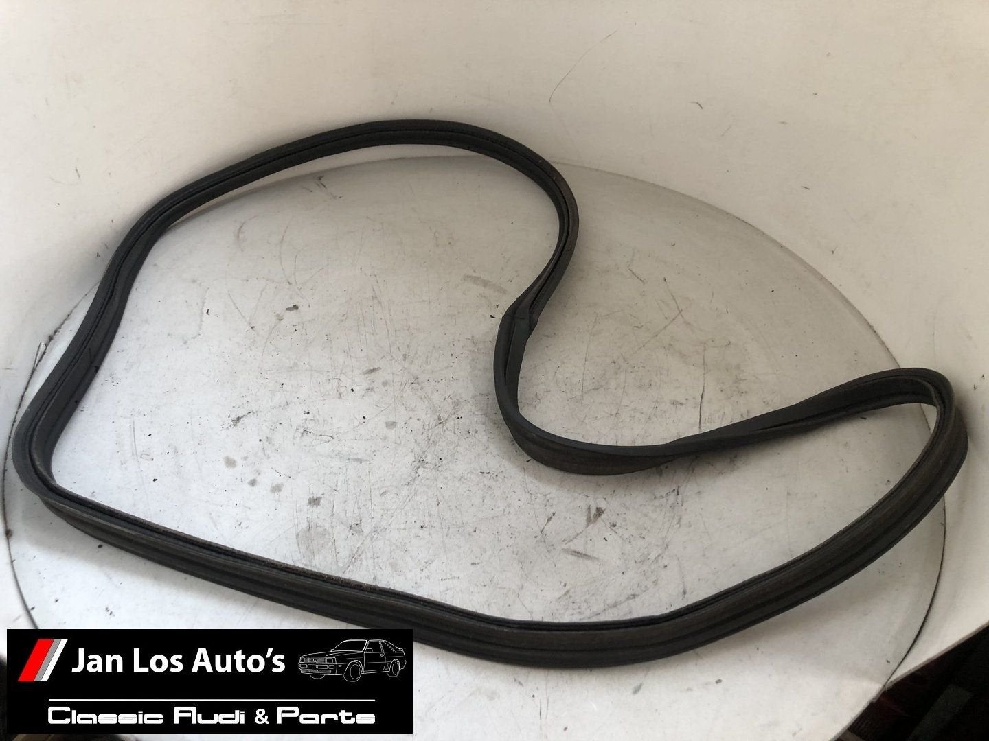 VW Golf Cabrio 3 3.5 kofferkleprubber afdichtrubber, Gebruikt, Volkswagen, -, Ophalen of Verzenden