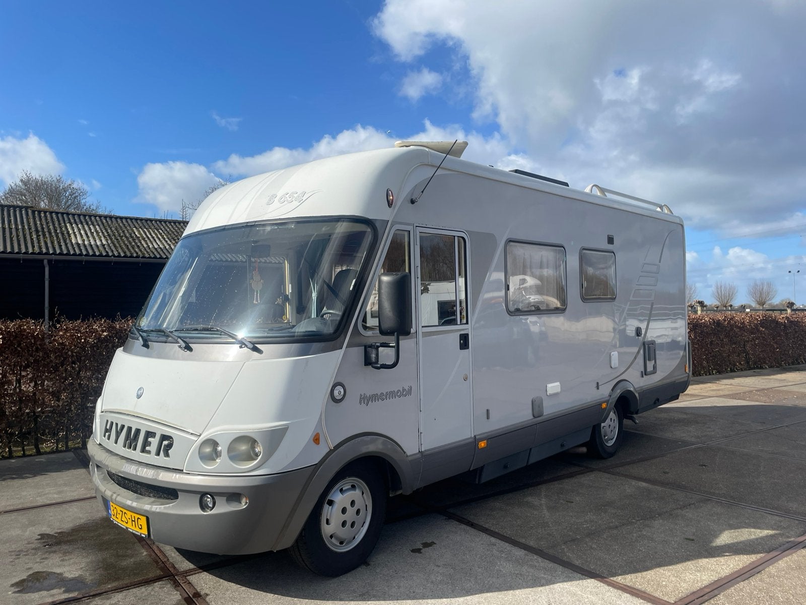Caravans And Camping TE