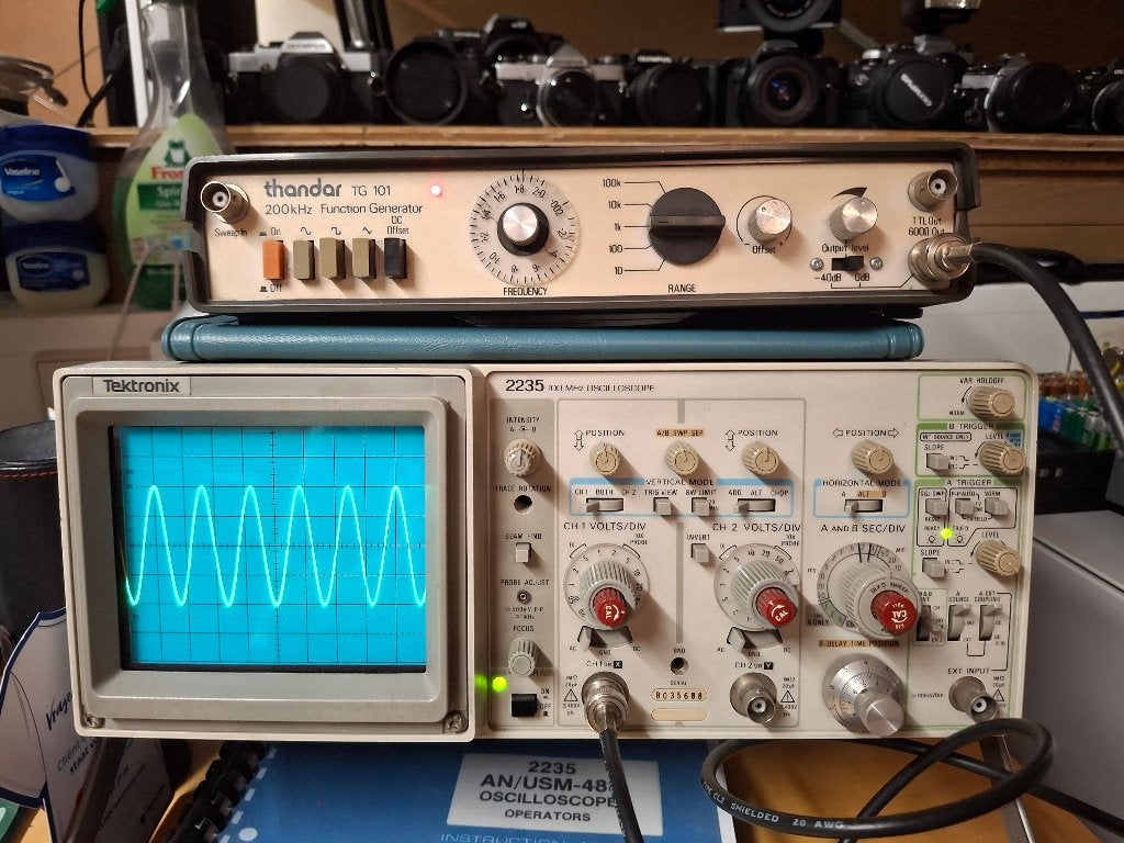 Tektronix 2235 100Mhz. 2kanaal oscilloscoop, Ophalen, Zo goed als nieuw, Overige meters