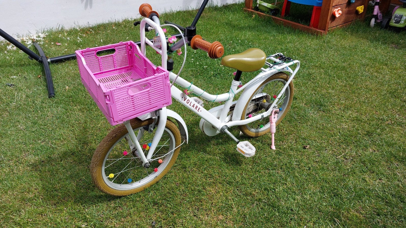 Volare meisjesfiets 16 inch met mandje, Fietsen en Brommers, Ophalen of Verzenden