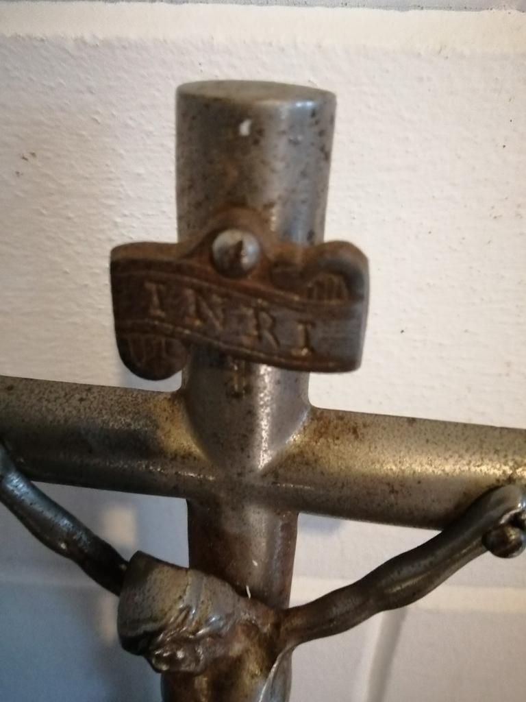 ANTIEK CRUCIFIX, HEILIGEN BEELD METAAL TOPSTAAT 42 CM HOOGTE, Antiek en Kunst, Antiek | Religie, Ophalen of Verzenden