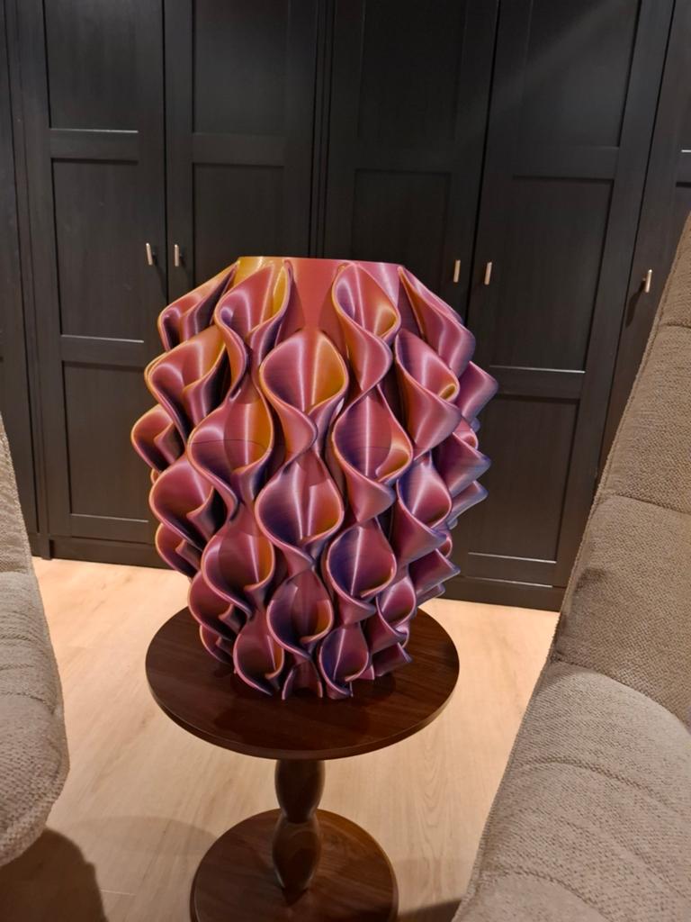 Unieke 3D-geprinte vaas - Kleurrijk en modern design, Ophalen, Kunststof, Overige kleuren, 50 tot 75 cm
