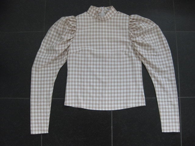 Na-Kd blouse, ruit lichtbruin met wit pofmouw, maat S, Kleding | Dames, NA-KD, Overige kleuren, Ophalen of Verzenden, Zo goed als nieuw