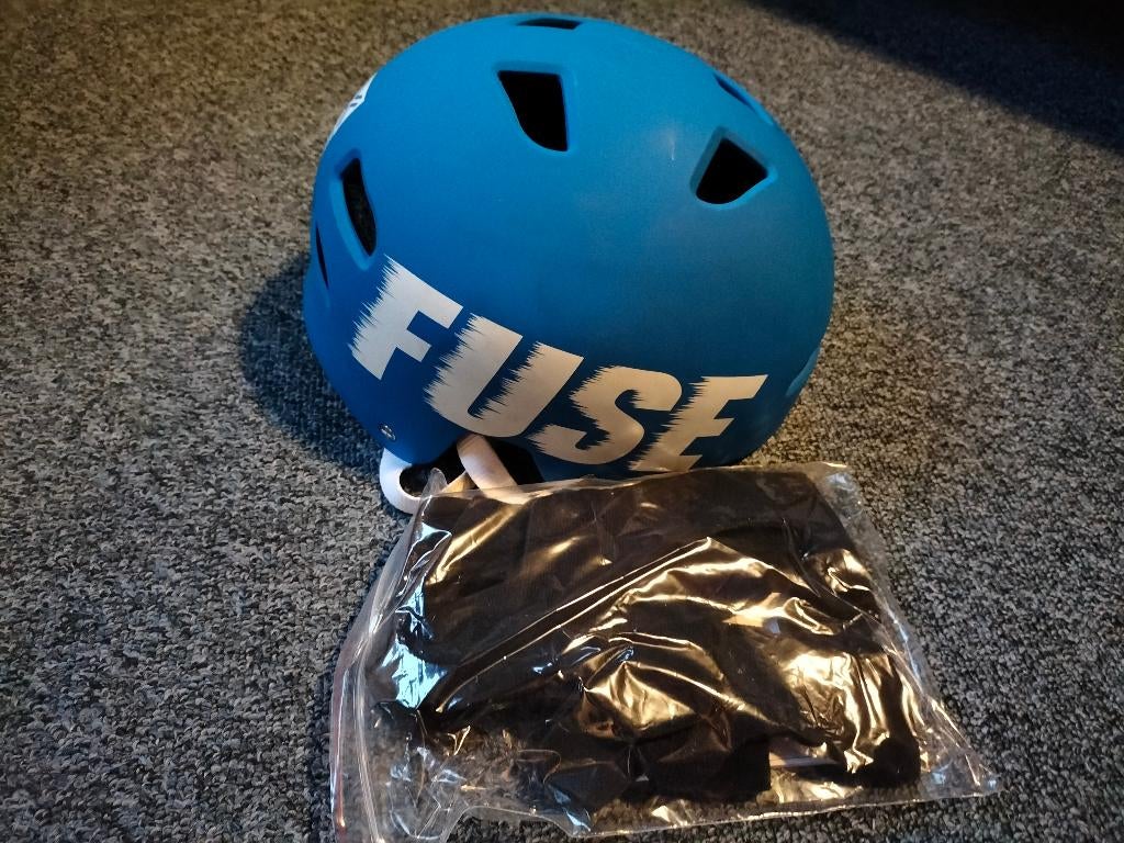 BMX helm met verkleining, Fietsen en Brommers, Fietsaccessoires | Fietshelmen, Ophalen of Verzenden, Zo goed als nieuw, Fuse