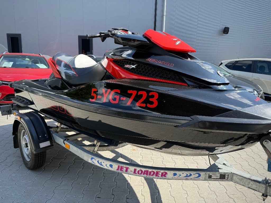 Sea-Doo RXT-260 inc trailer, Watersport en Boten, Jetski's en Waterscooters, Ophalen, Zo goed als nieuw, Benzine, 200 pk of meer