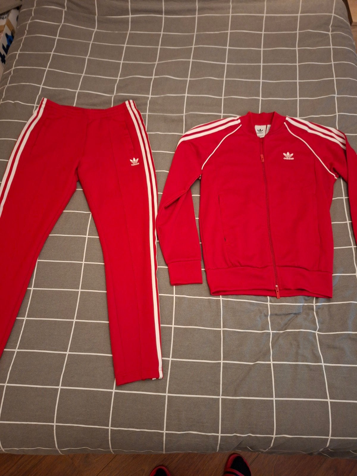 Adidas superstar trainingspak rood - maat S, Ophalen of Verzenden, Zo goed als nieuw