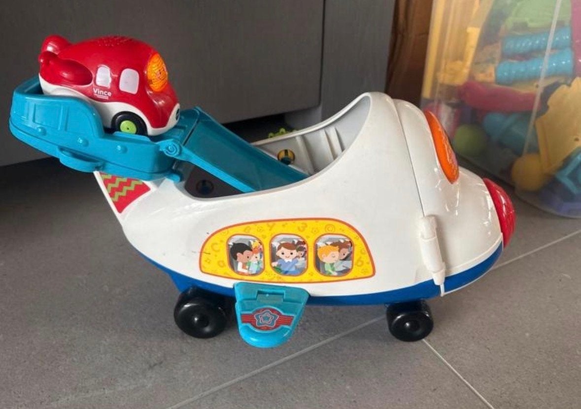VTech 2-in-1 Vrachtvliegtuig met auto, Kinderen en Baby's, Ophalen of Verzenden, Zo goed als nieuw, 4 tot 6 jaar