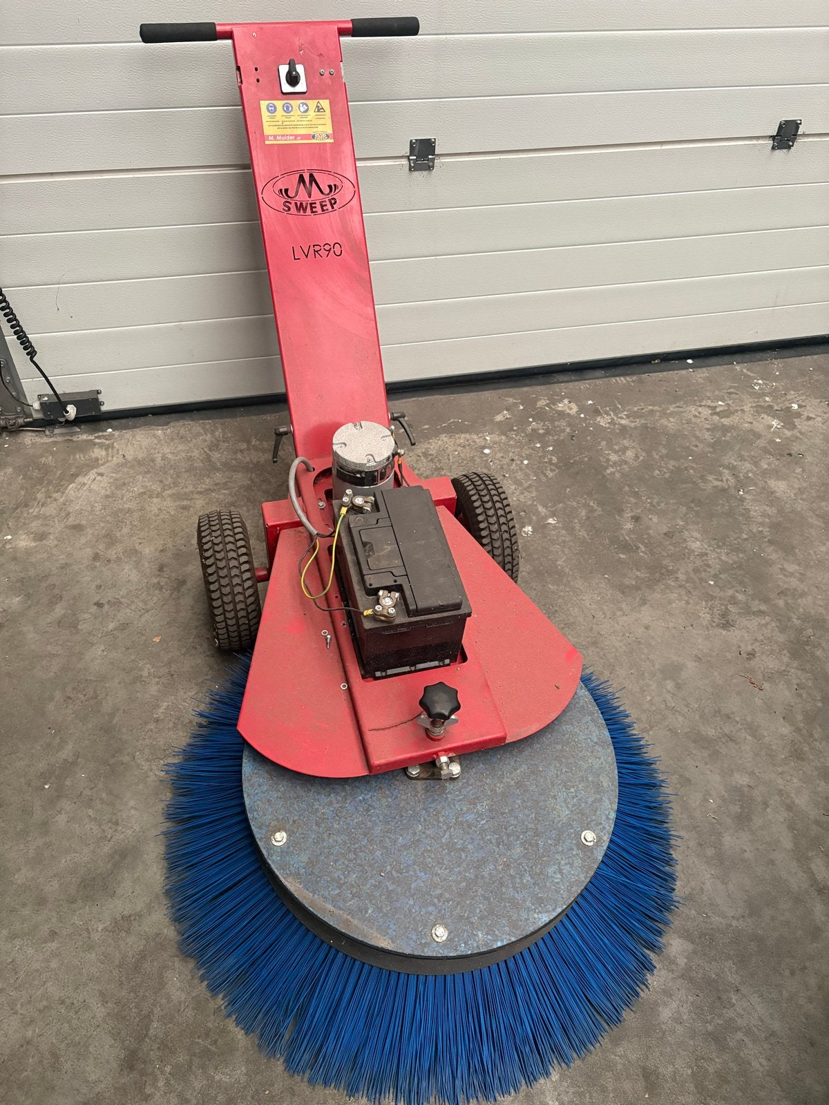 Krachtige veegmachine, Tuin en Terras, Veegmachines, Ophalen, Zo goed als nieuw