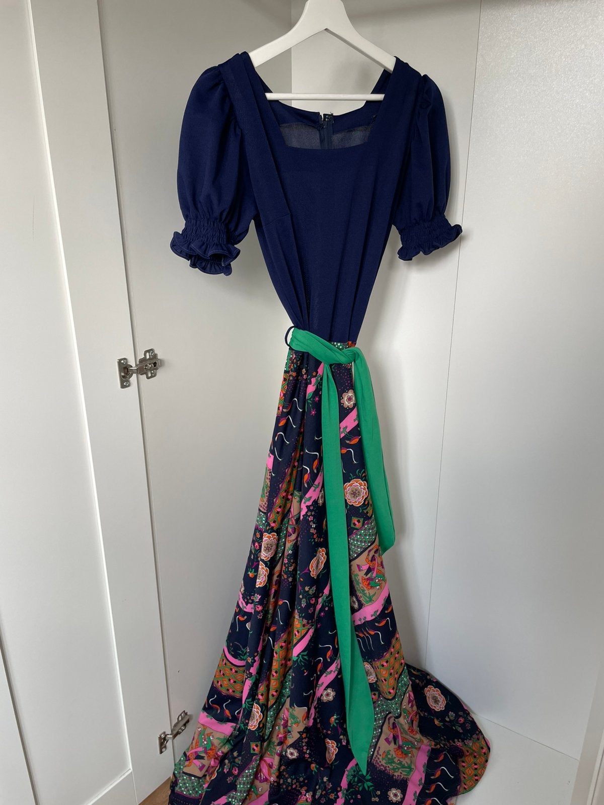 Vintage jurk maat M blauw met pofmouwtjes & print, Maat 38/40 (M), Blauw, Ophalen of Verzenden, Zo goed als nieuw
