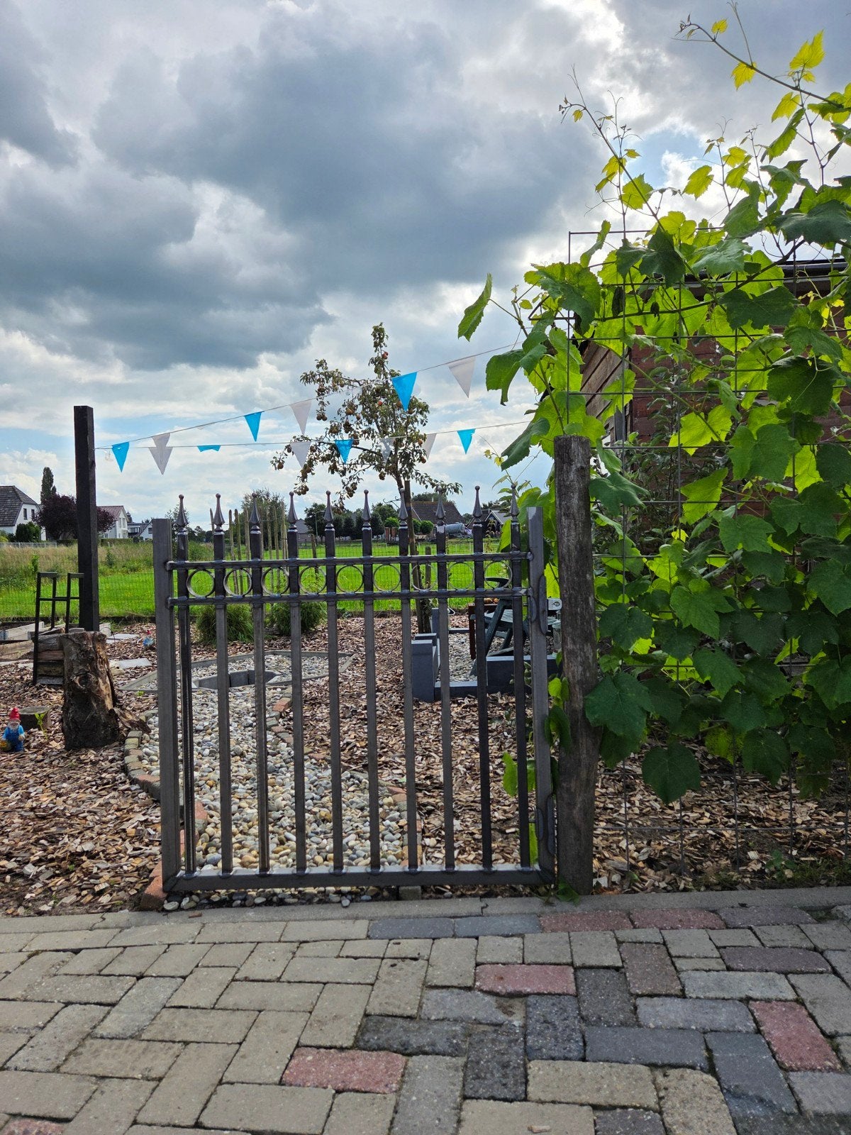 Sierlijk ijzeren tuinhek met poort op maat, Met poort, Nieuw, Ophalen of Verzenden, Sierhekwerk