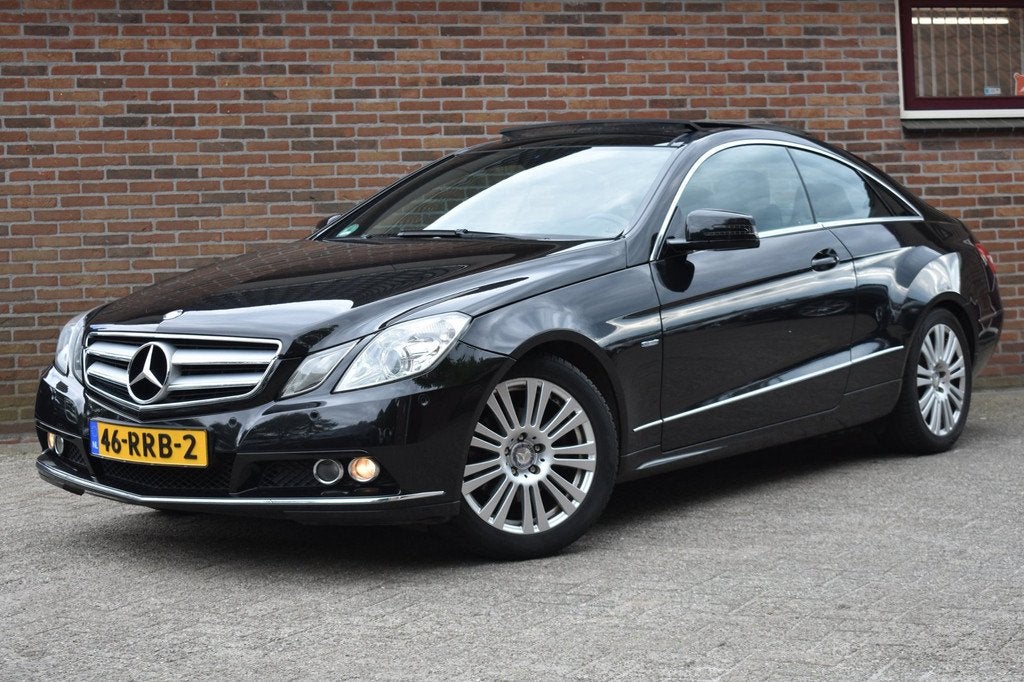 Mercedes-Benz E-klasse Coupé 200 CGI Elegance '10 Navi Clim, Euro 5, Achterwielaandrijving, Zwart, 4 cilinders