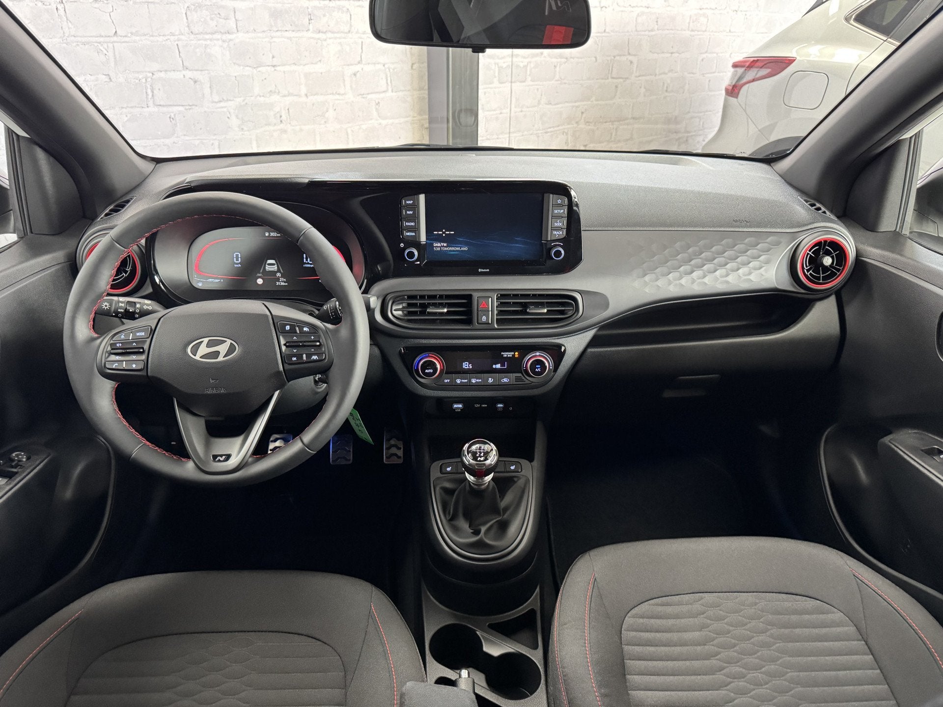 Hyundai i10 1.0 T-GDI N Line 5-zits Keyless Camera CarPlay S, Auto's, Voorwielaandrijving, Gebruikt, Wit, Bedrijf