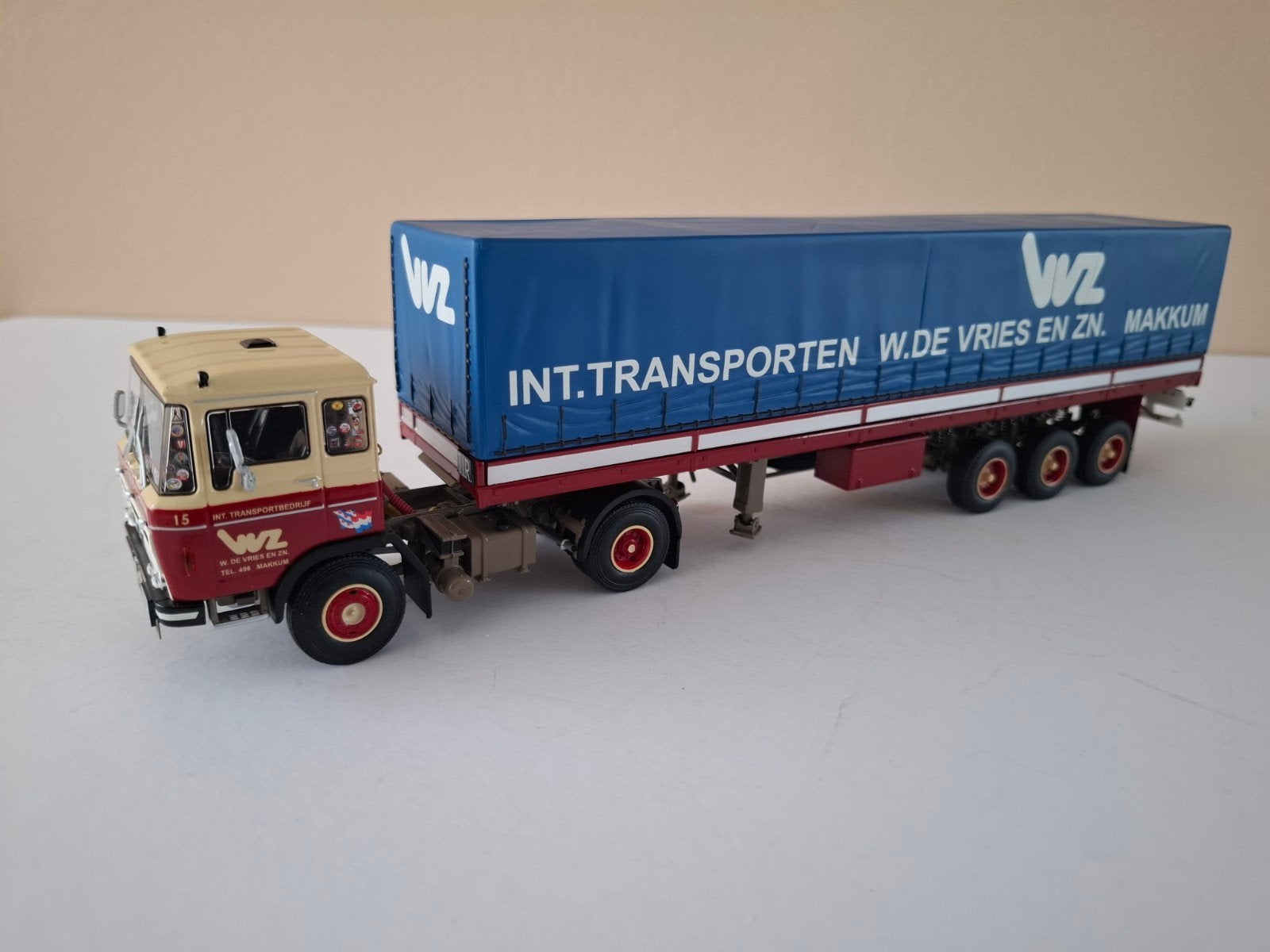 Daf 2600 met huiftrailer van .de Vries & Zn uit Makkum. Wsi, Ophalen of Verzenden, Nieuw, Bus of Vrachtwagen, Wsi