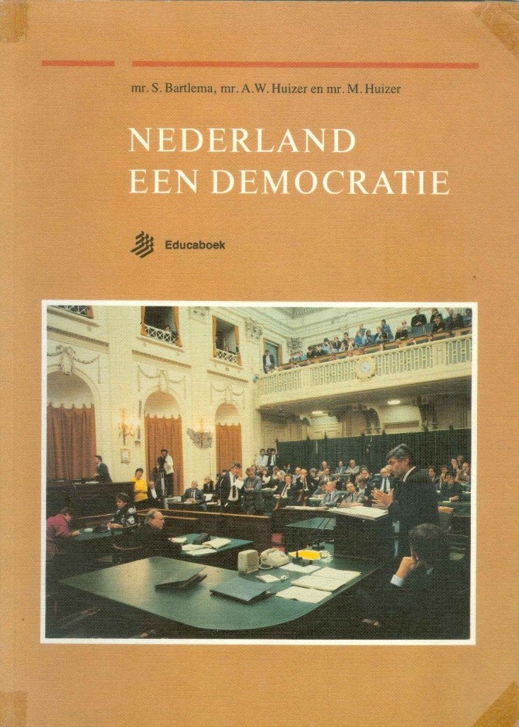 Bartlema, mr. S. e.a. - Nederland een democratie, Boeken, Ophalen of Verzenden, Gelezen, VWO, Maatschappijleer