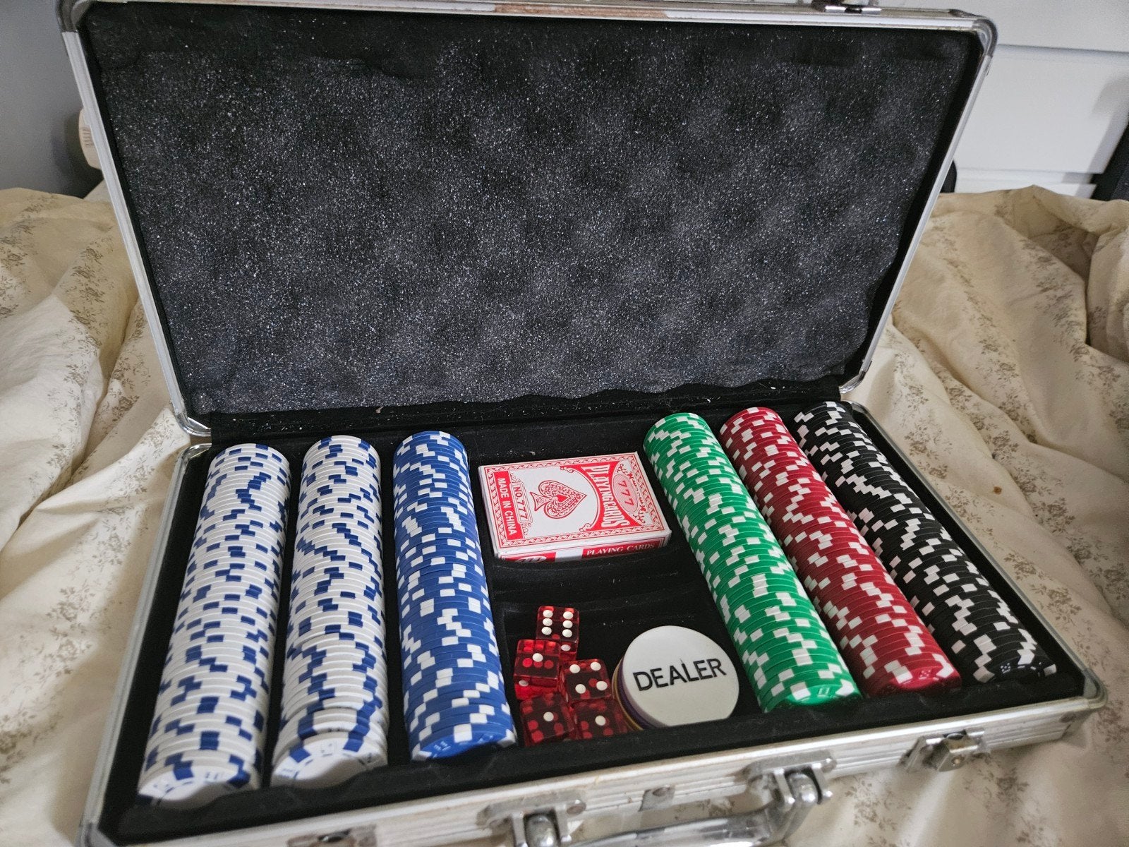 Pokerset in aluminium koffer, Hobby en Vrije tijd, Gezelschapsspellen | Kaartspellen, Vijf spelers of meer, Ophalen, Gebruikt