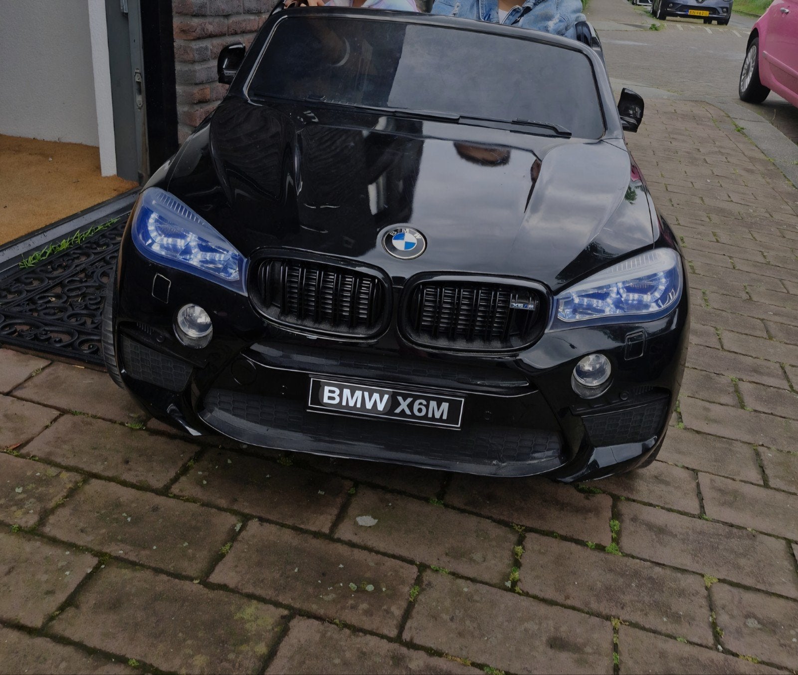 Elektrische kinderauto BMW X6M - Zo goed als nieuw!, Ophalen of Verzenden, Zo goed als nieuw