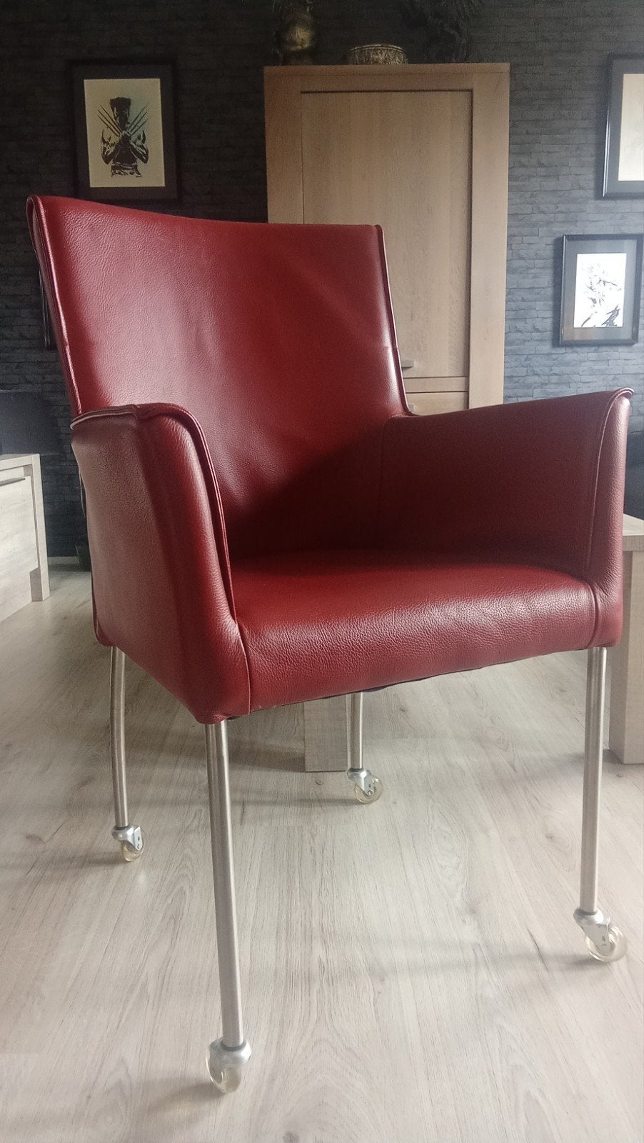 2x Rode lederen eetkamerstoel met wieltjes, Ophalen, Gebruikt, Leer, Rood