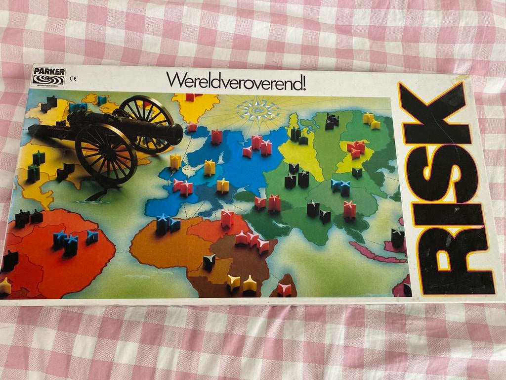 RISK wereldveroverend, witte doos, Parker, zgan, Hobby en Vrije tijd, Gezelschapsspellen | Bordspellen, Ophalen of Verzenden, Zo goed als nieuw