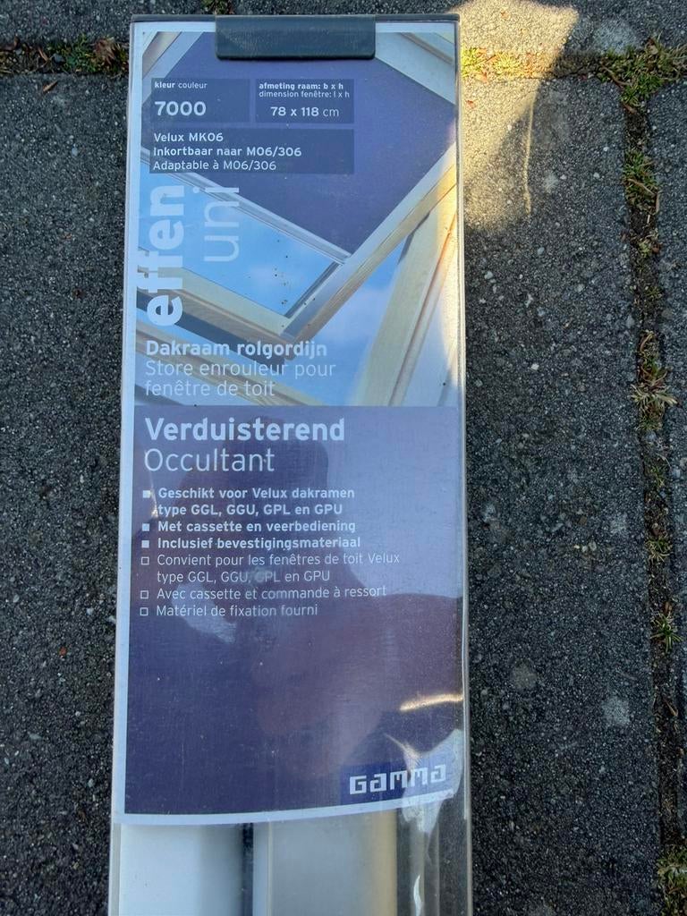 Dakraam rolgordijn, Ophalen, Zo goed als nieuw
