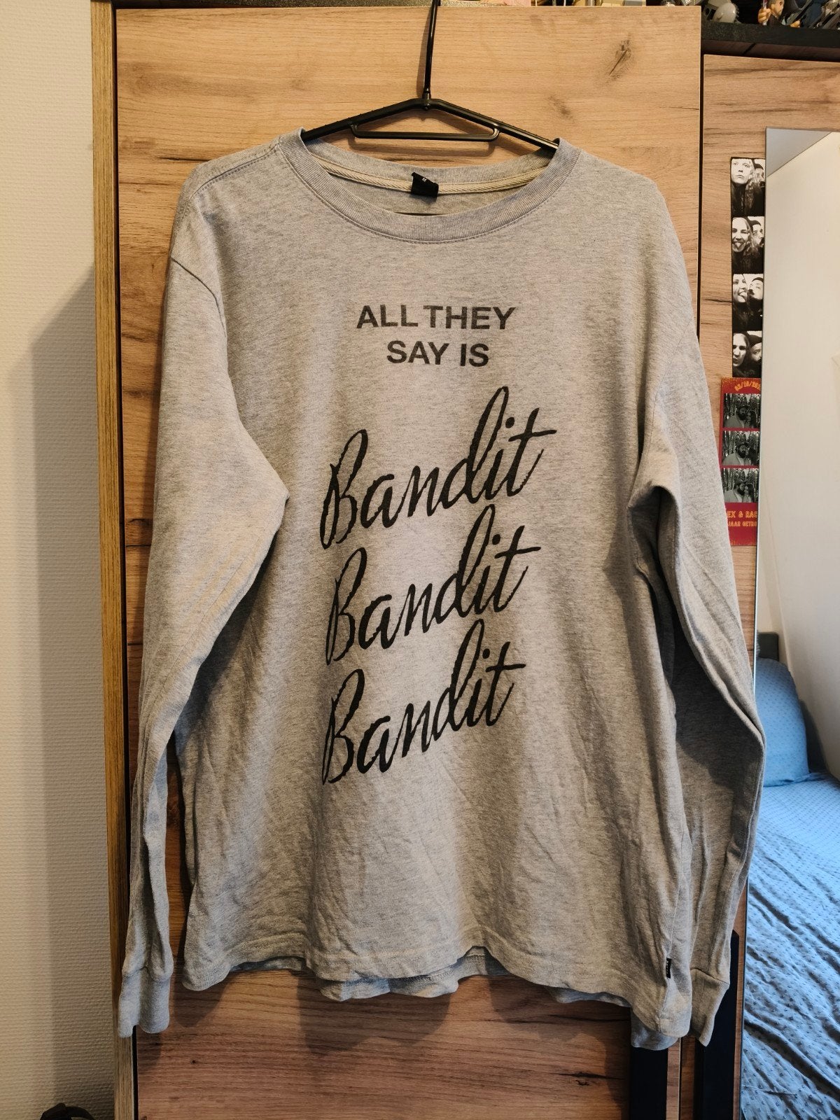 Patta 'All They Say Is Bandit' Longsleeve - Maat M, Ophalen of Verzenden, Maat 48/50 (M), Grijs, Patta