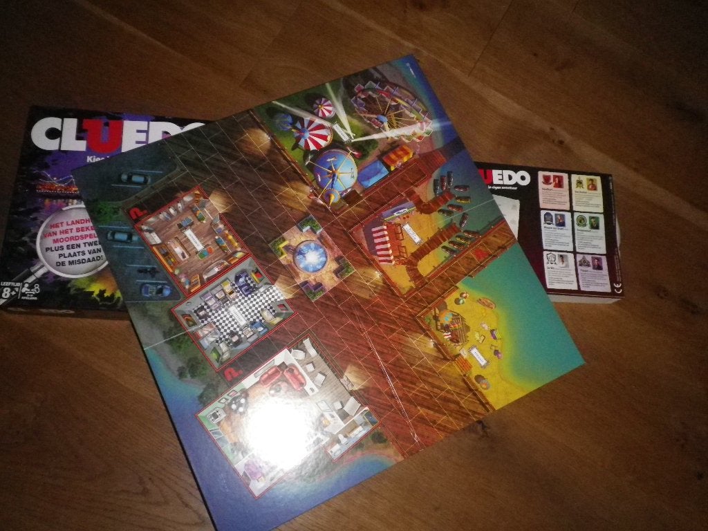 Foto 3 van Cluedo vierkante doos van Hasbro