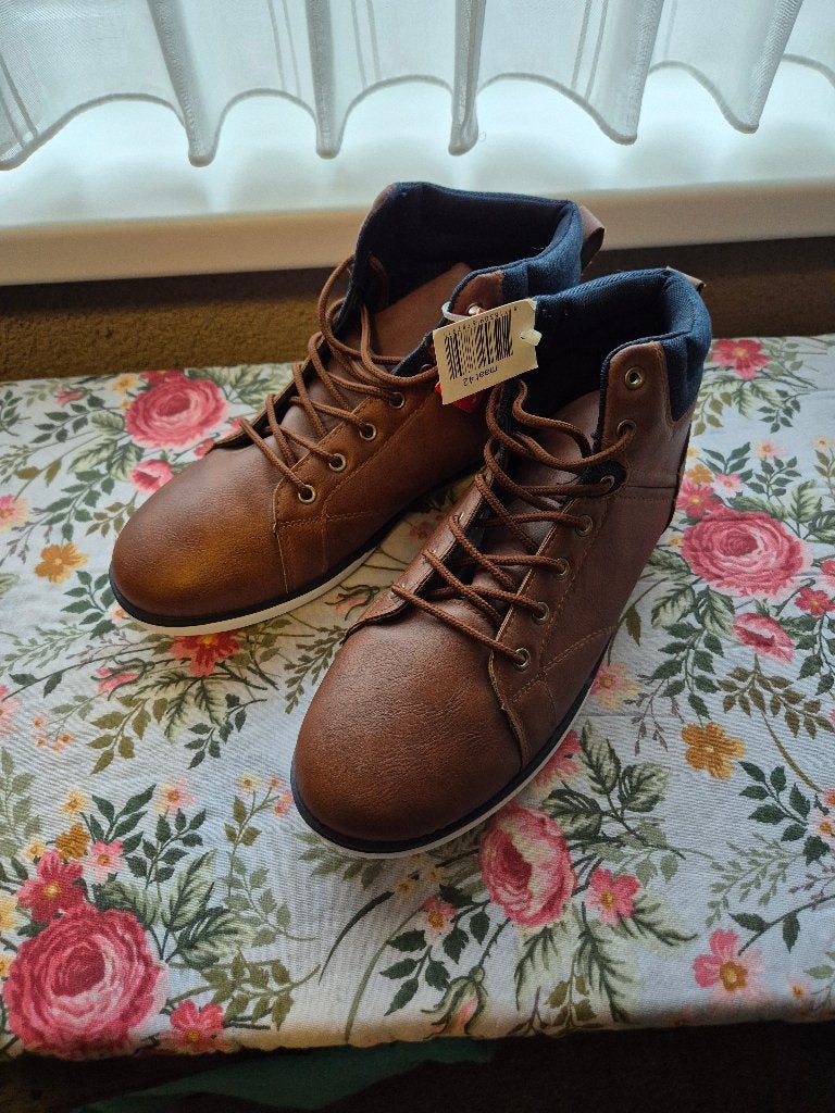 Schoenen nieuw maat 42, Ophalen, Nieuw, Zwart