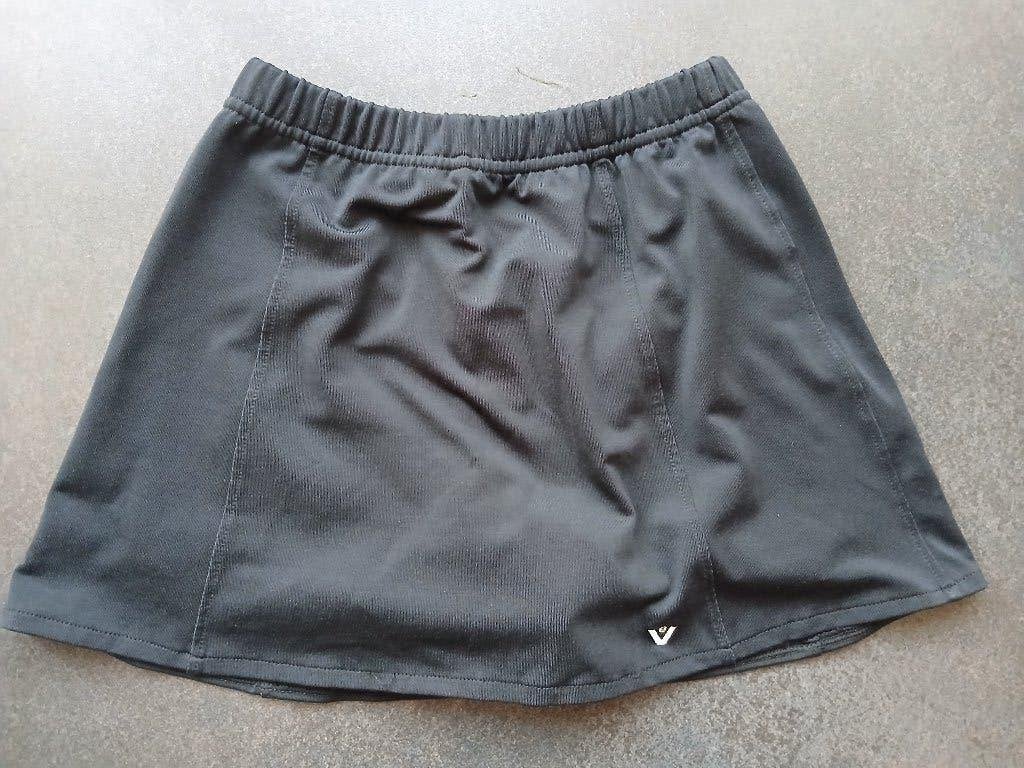 Zwart sportrokje + broekje erin maat 2, Kinderen en Baby's, Kinderkleding | Maat 122, Ophalen, Meisje, Zo goed als nieuw, Jurk of Rok