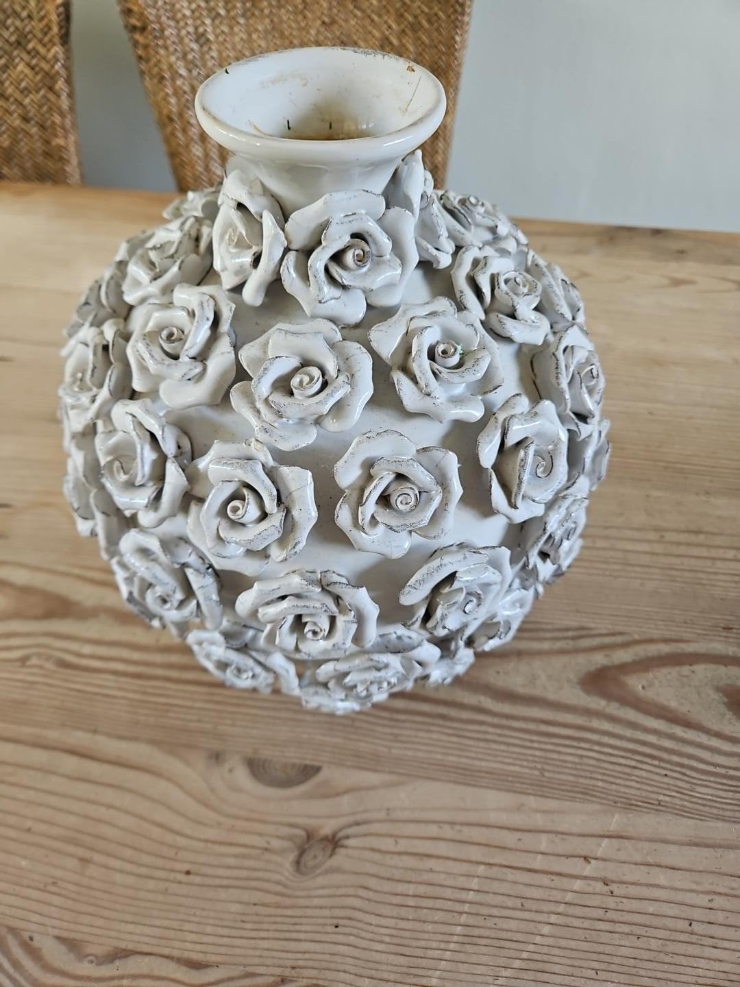 PTMD Collection siervaas met rozen – witte keramieken vaas, Ophalen, Gebruikt, 28 cm