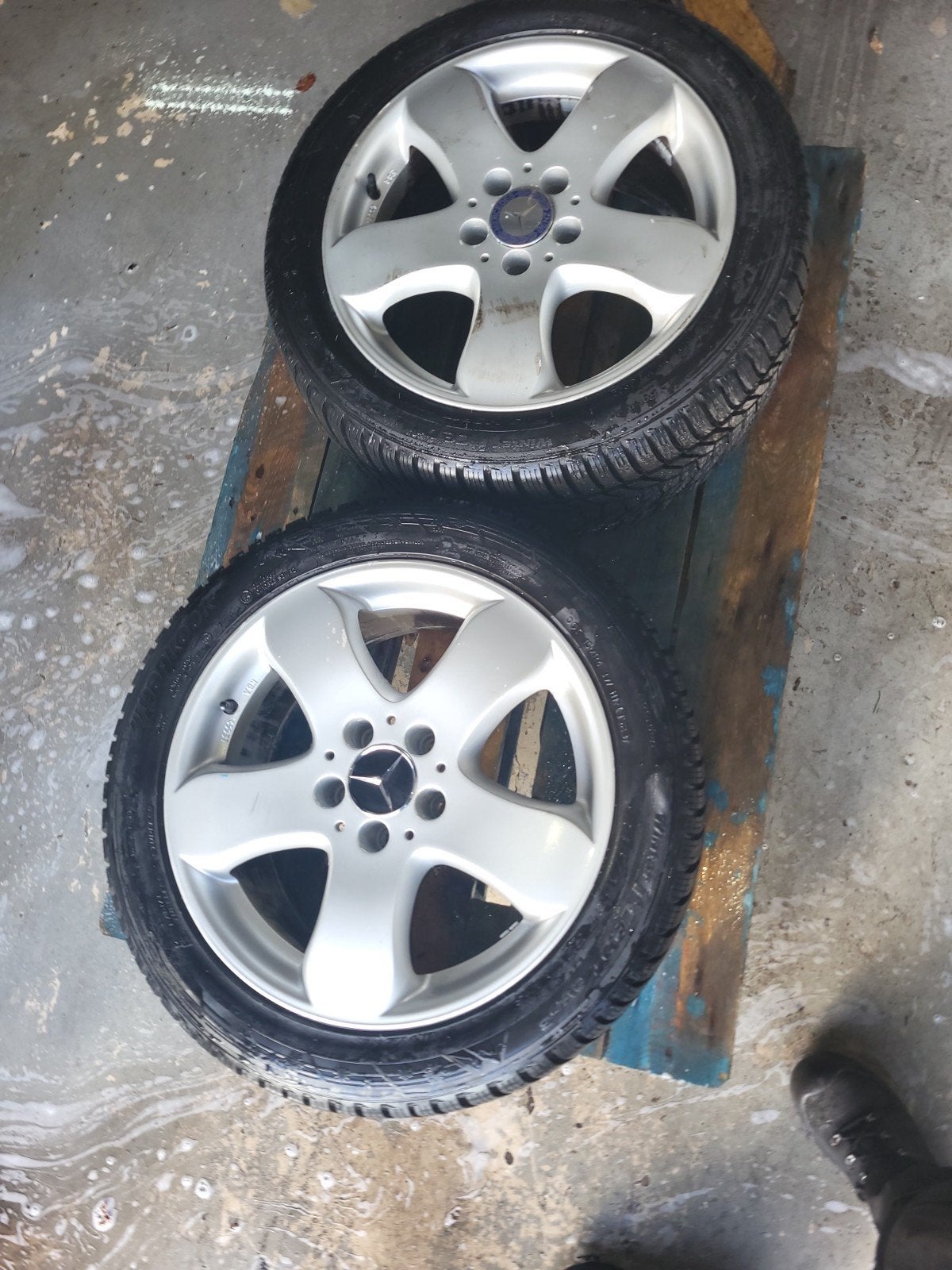 245/45/17 Hankook Wintercept evo 3 winterbanden met velgen, Auto diversen, Ophalen, Gebruikt