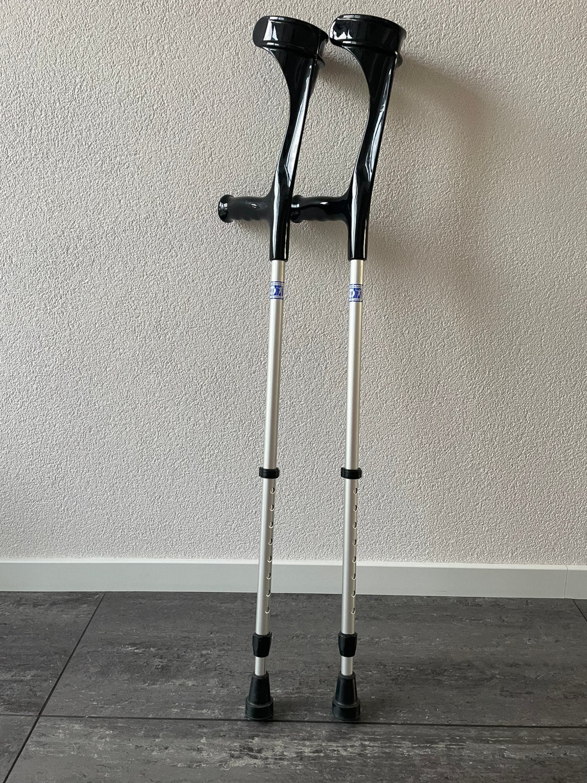 Verstelbare krukken wandelstokken, Diversen, Verpleegmiddelen, Ophalen of Verzenden, Zo goed als nieuw