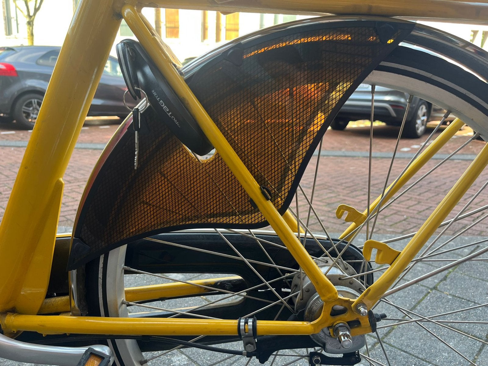 Gele Bakfiets bakfiets met 2 zitjes, Fietsen en Brommers, Fietsen | Bakfietsen, Ophalen of Verzenden, Gebruikt, 2 kinderen, Huif