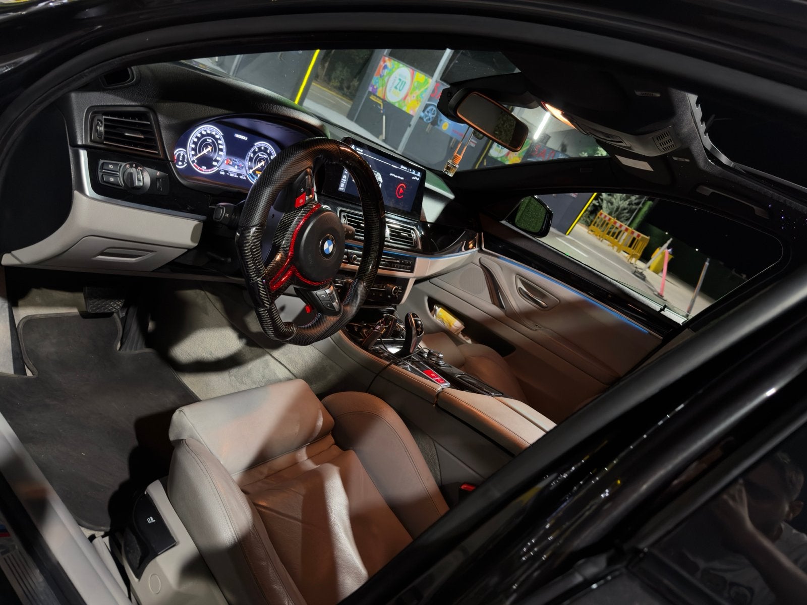 Foto 7 van BMW 5-Serie 520i 184pk Aut. 2013 Grijs