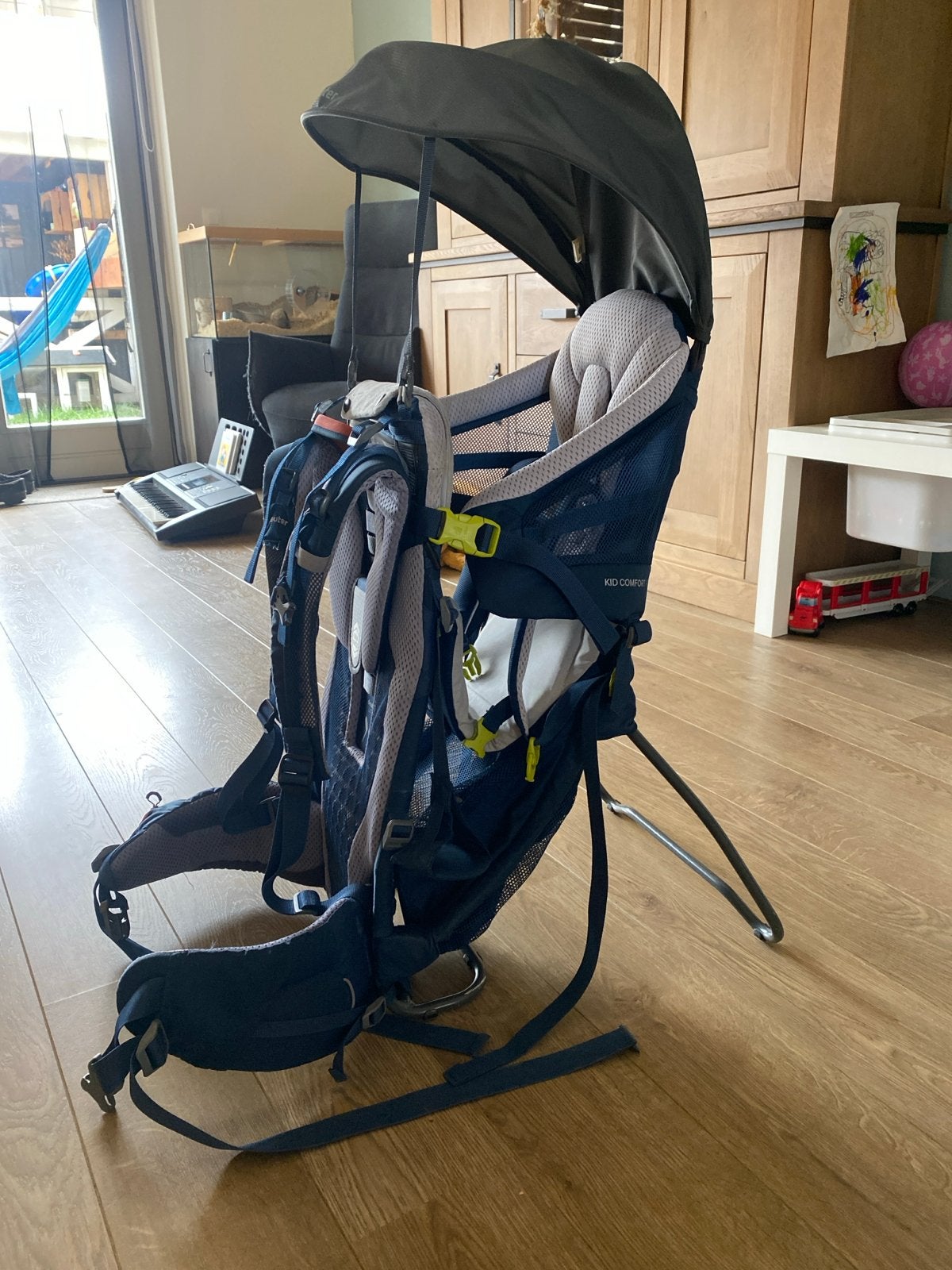 Deuter Kid Comfort Active Draagrugzak met Zonneklep, Kinderen en Baby's, Babydragers en Draagdoeken, Gebruikt, Overige typen, Rug
