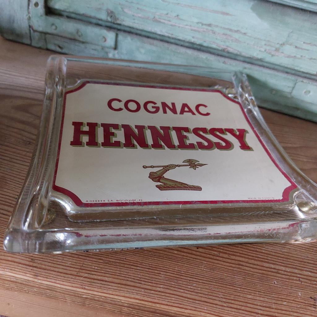 Bijzonder stuk, deze brocante betaalschaal Hennessy Cognac, Ophalen of Verzenden, Gebruikt, Gebruiksvoorwerp