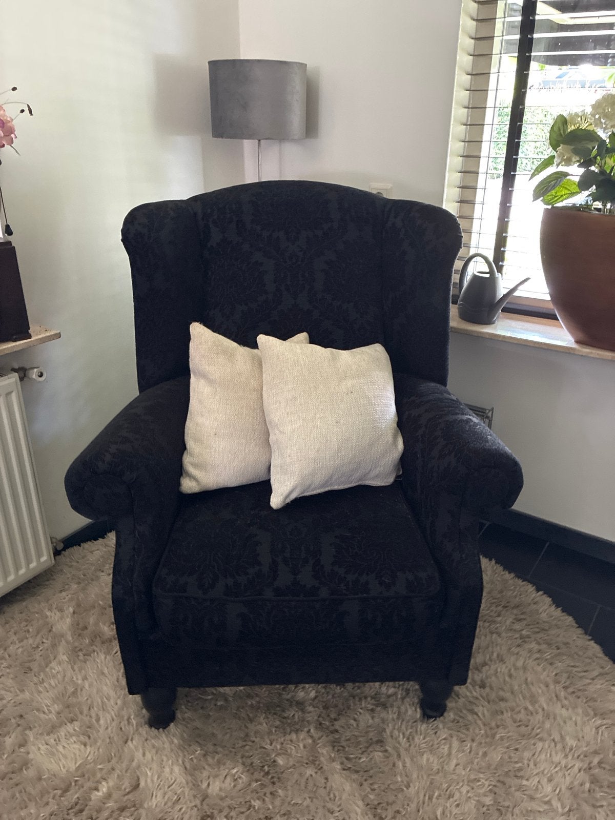 Mooie zwarte oorfauteuil met barokpatroon, Ophalen, Gebruikt, Stof, 75 tot 100 cm