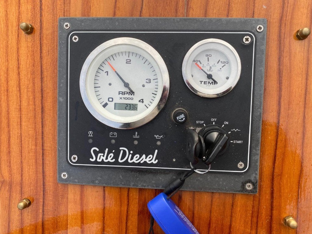 Foto 9 van Stalen geklonken sloep 7,85 m | Solé diesel 33 pk