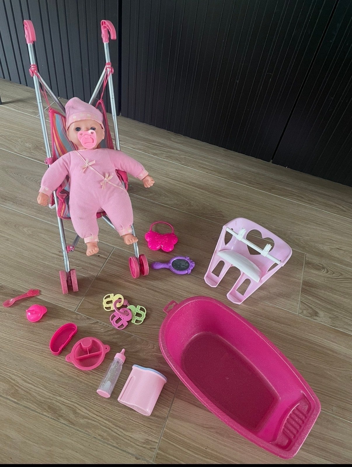 Babypop met buggy, badje en accessoires, Ophalen of Verzenden, Babypop