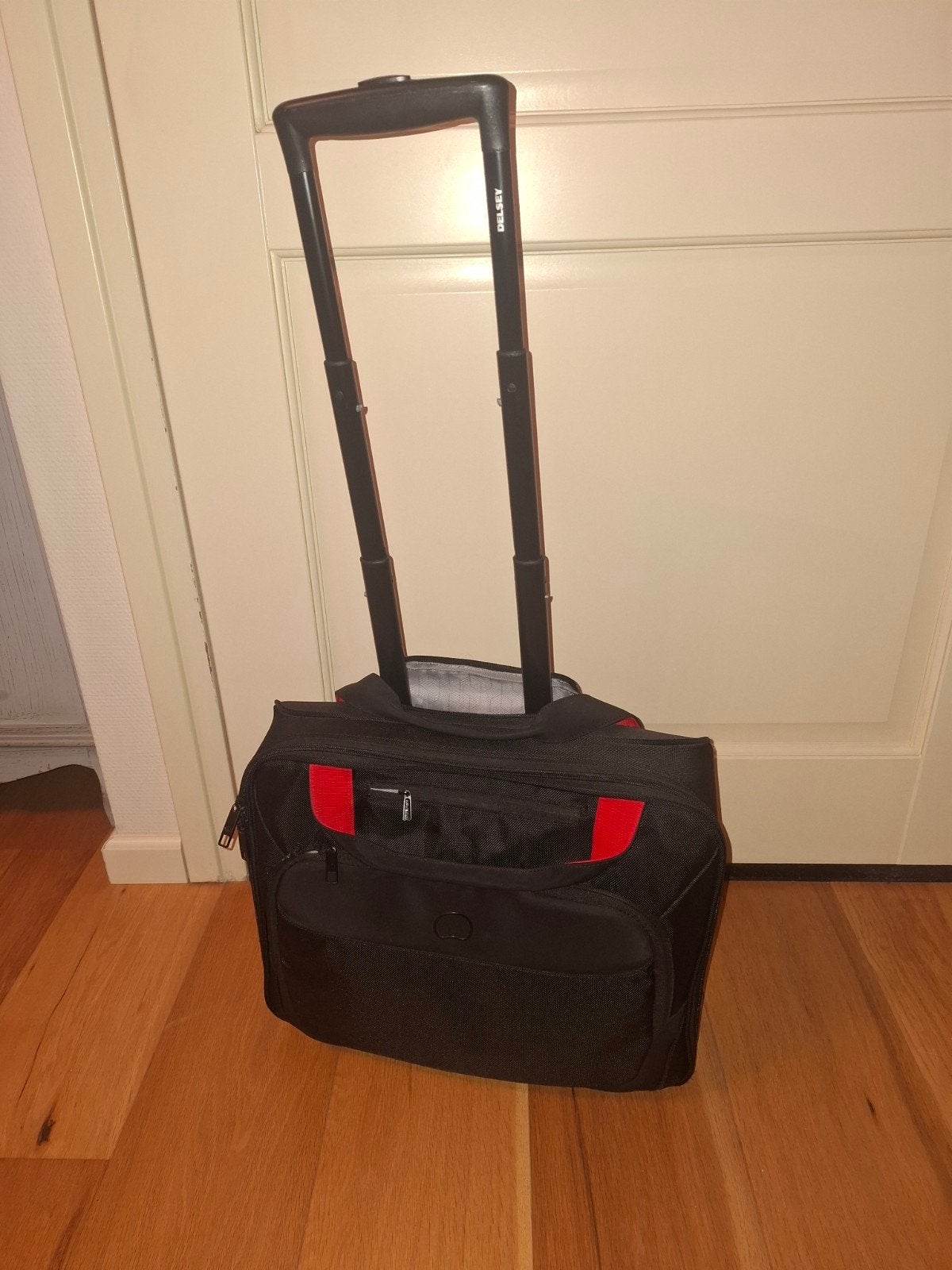 Delsey laptoptas op wieltjes, Sieraden, Tassen en Uiterlijk, 30 cm of meer, Gebruikt, Zwart, Ophalen of Verzenden