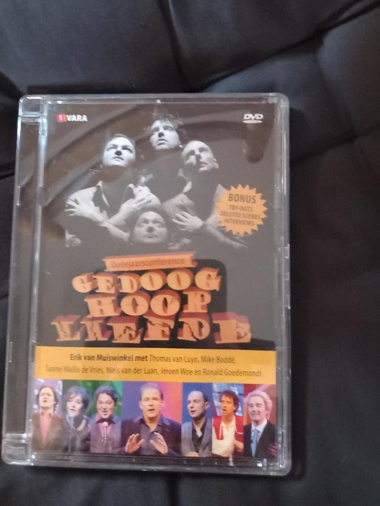 DVD Gedoog Hoop Liefde - Oudejaarsconference 2010, Cd's en Dvd's, Alle leeftijden, Ophalen of Verzenden, Gebruikt, Stand-up of Theatershow