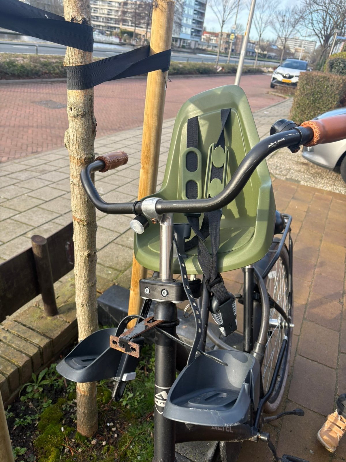 Bobike mini one Olive, Fietsen en Brommers, Ophalen, Gebruikt, Voorzitje, Voetsteuntjes