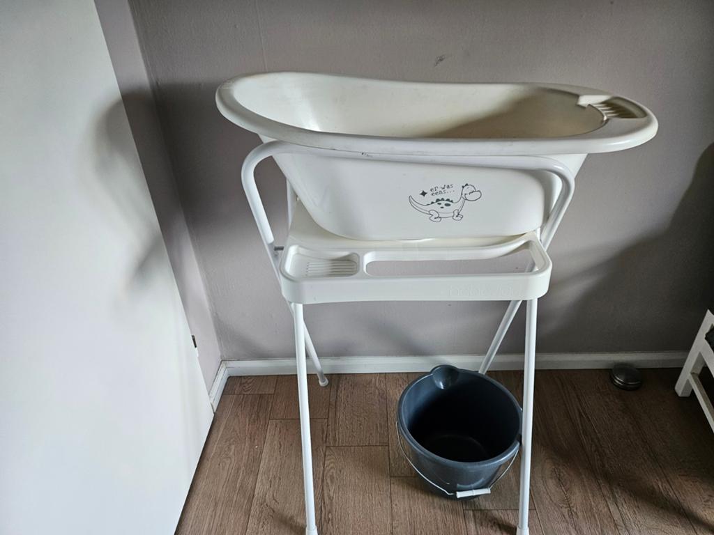 Babybadje met standaard en accessoires, Gebruikt, Badje, Standaard, Ophalen