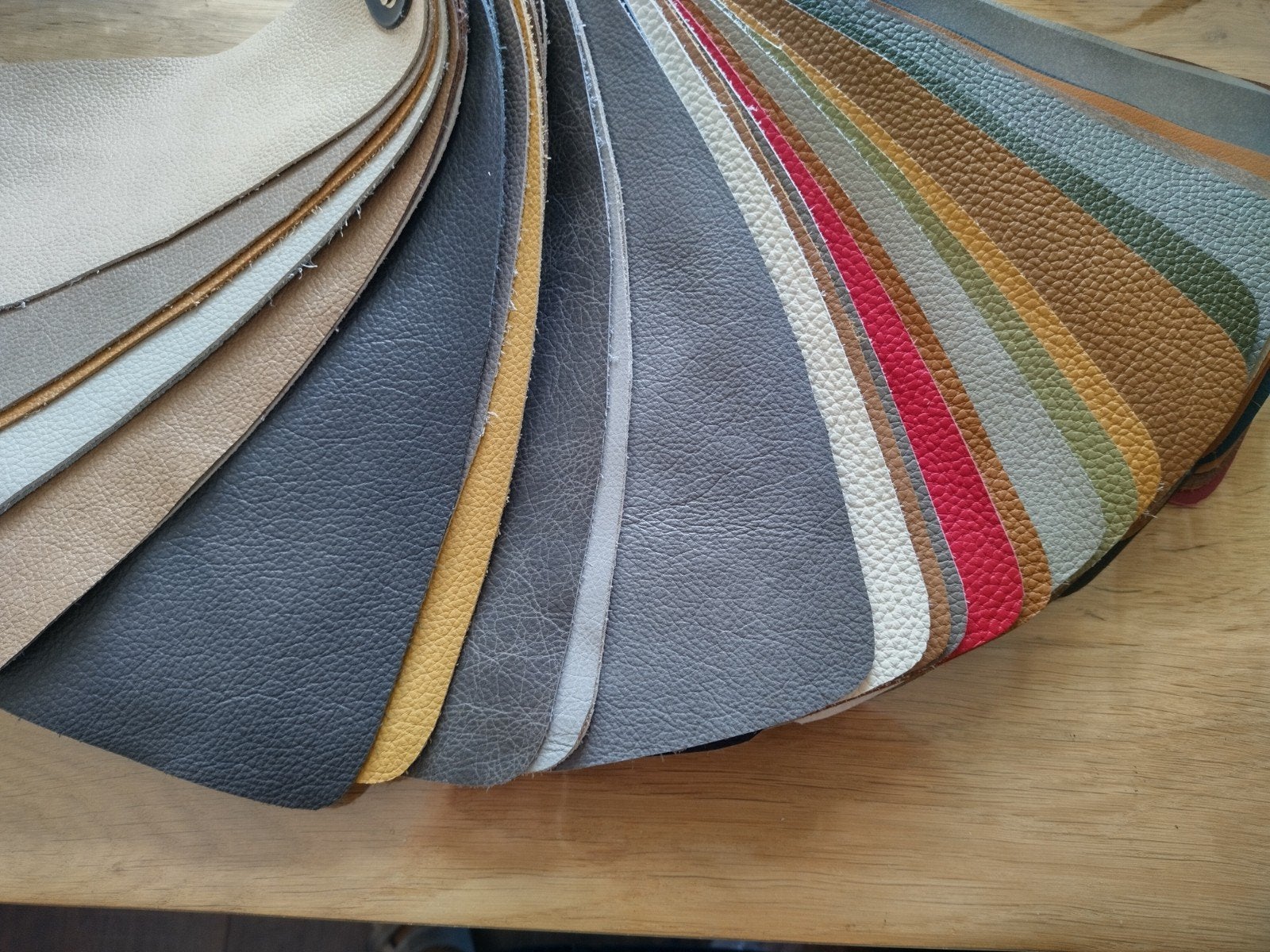 lapjes leer, Overige kleuren, Leer of Kunstleer, Ophalen of Verzenden, Minder dan 30 cm