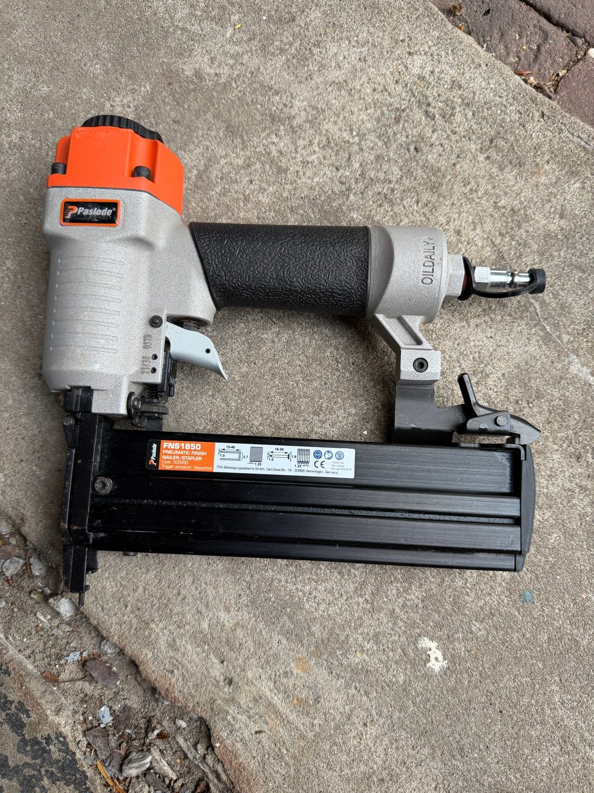 Paslode FNS1850 tacker, zo goed als nieuw, Ophalen of Verzenden, Zo goed als nieuw, Tacker/nietmachine, Overige merken