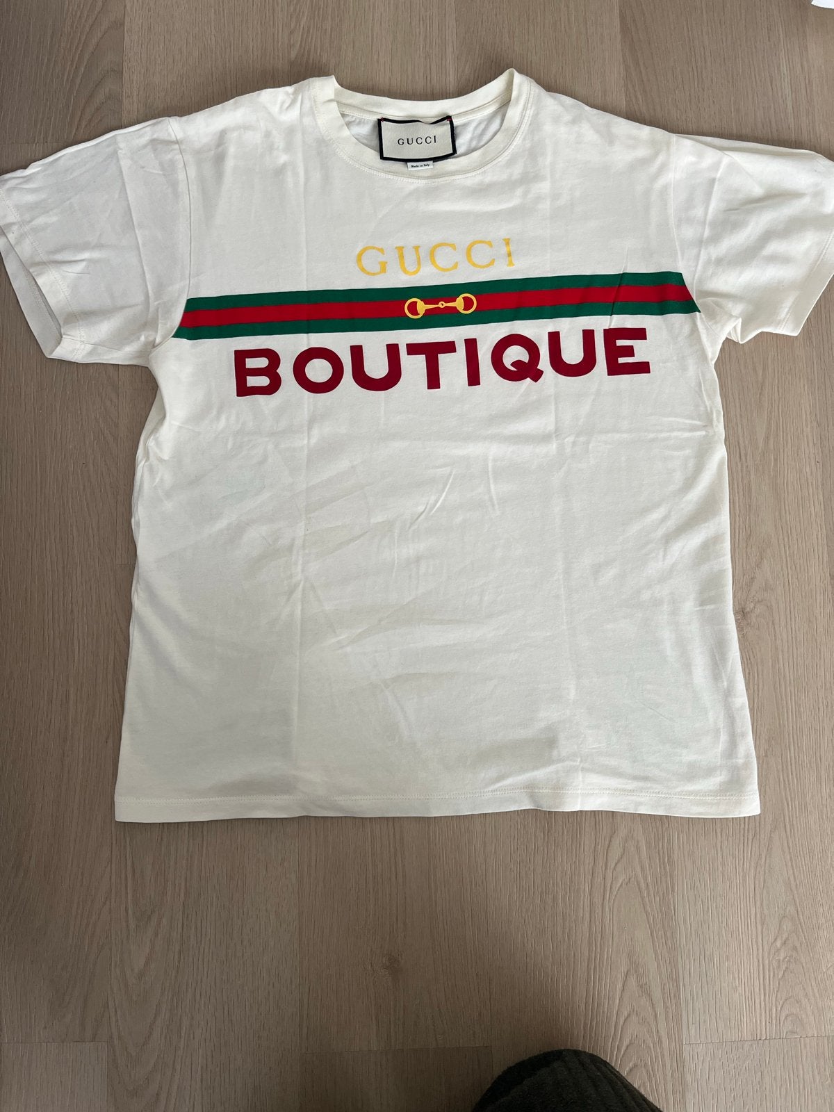 Gucci Boutique T-shirt - Oversized pasvorm, maat M, Kleding | Dames, Maat 38/40 (M), Wit, Ophalen of Verzenden, Zo goed als nieuw