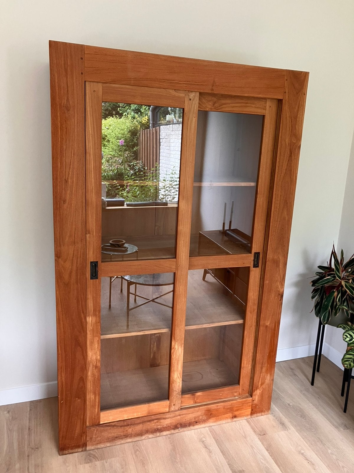 Teakhouten Vitrinekast met Glazen Schuifdeuren, Antiek en Kunst, Ophalen
