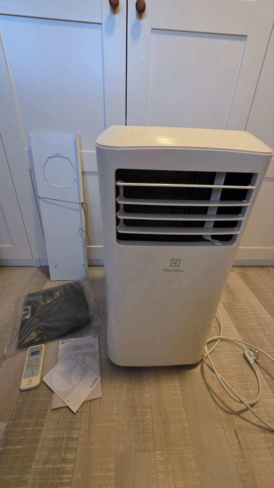 Electrolux Mobiele Airco EXP09CN1W7 - Koelen en Ontvochtigen, Ophalen, Minder dan 60 m³, 3 snelheden of meer, Zo goed als nieuw