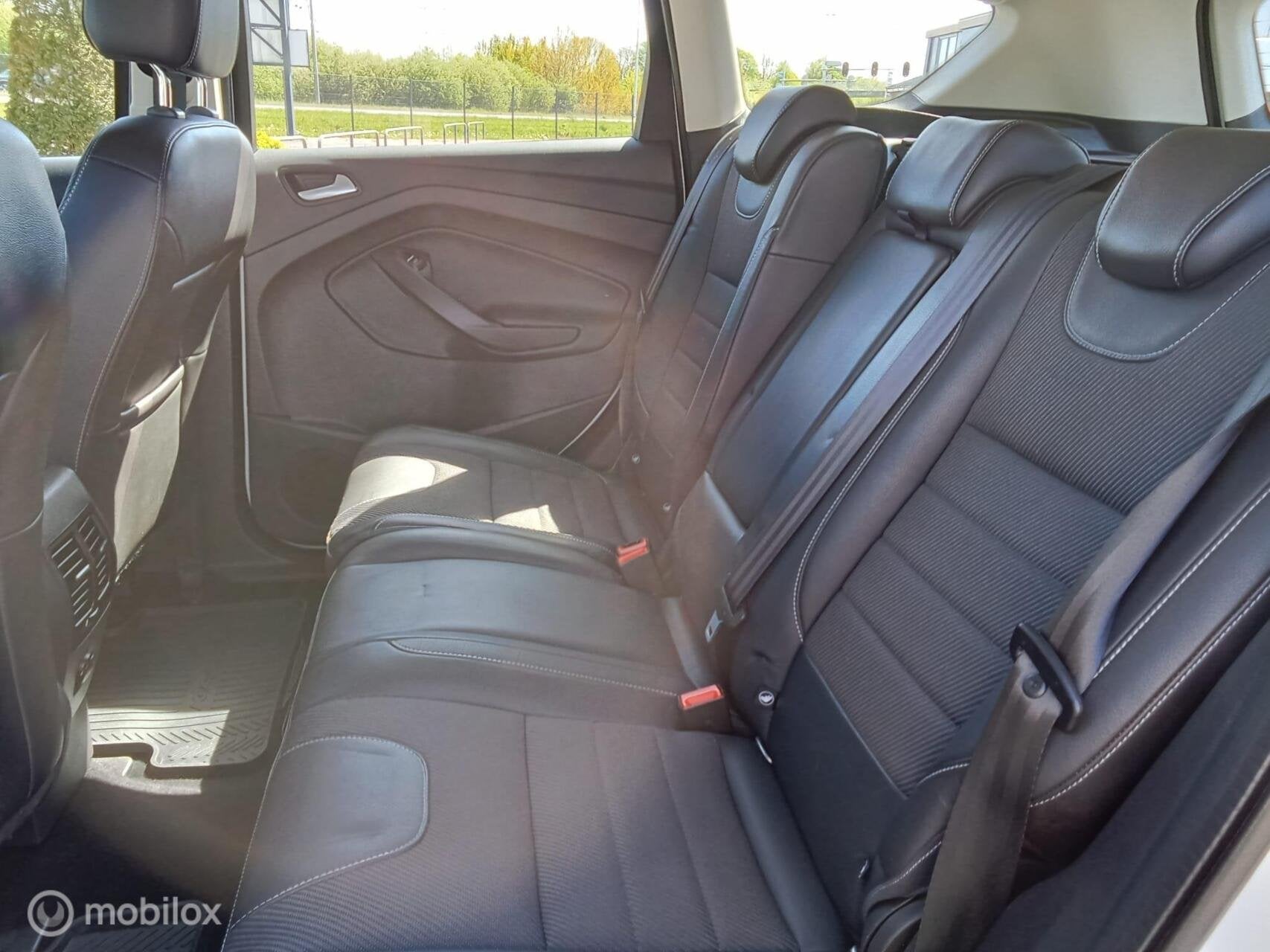 Foto 9 van Ford Kuga 1.5 Titanium Styling Pack/clima/cruis/trekhaak