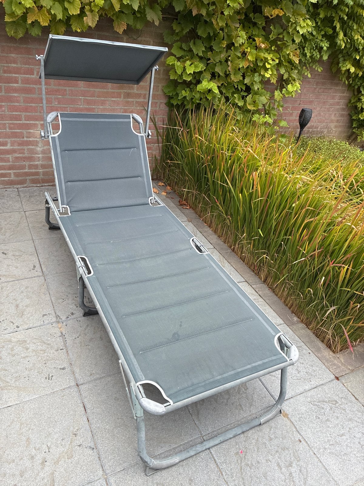 Ligbed met zonnescherm - verstelbaar en inklapbaar